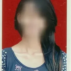 Amira, 35