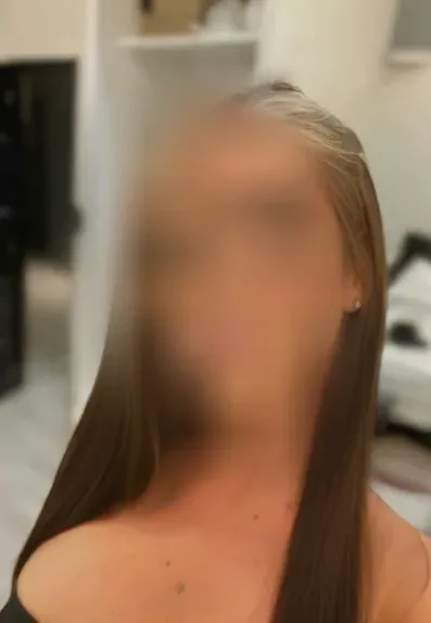 Christina, 28