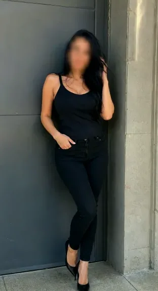 Helena, 33