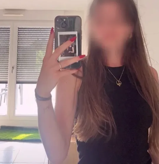 Lucia, 27