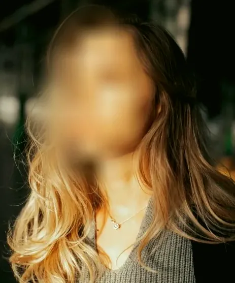 Mia, 40