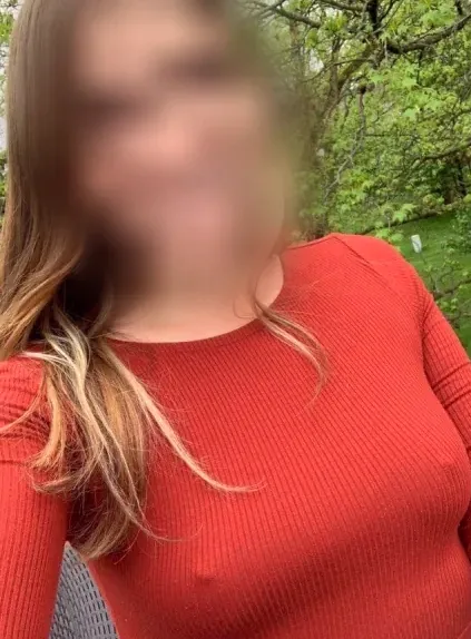 Sophia, 32