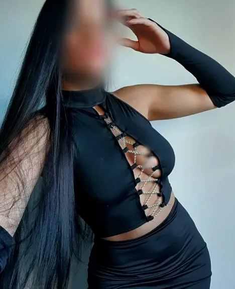 Yasmin, 22